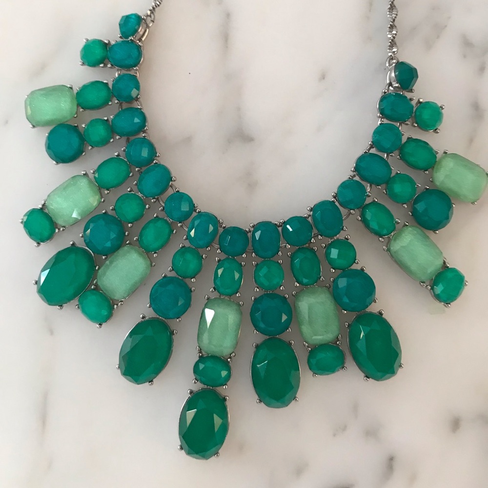 Caché Green silver necklace